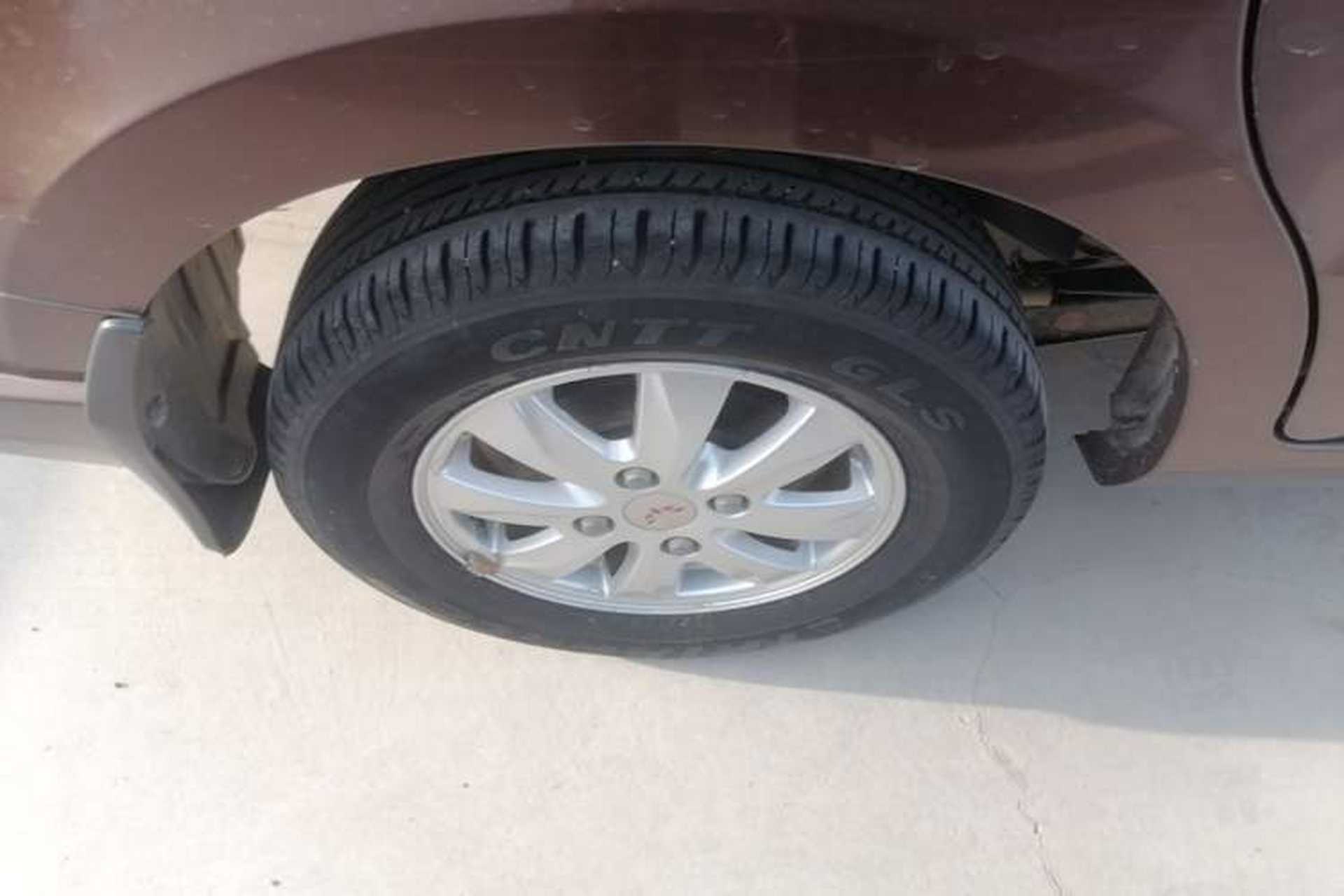 Used Wuling Hongguang 2014 1.5L S Standard Version Exterior 5