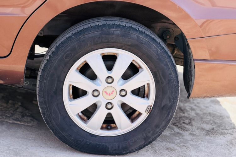 Used Wuling Hongguang 2014 1.5L S Standard Version Exterior 5