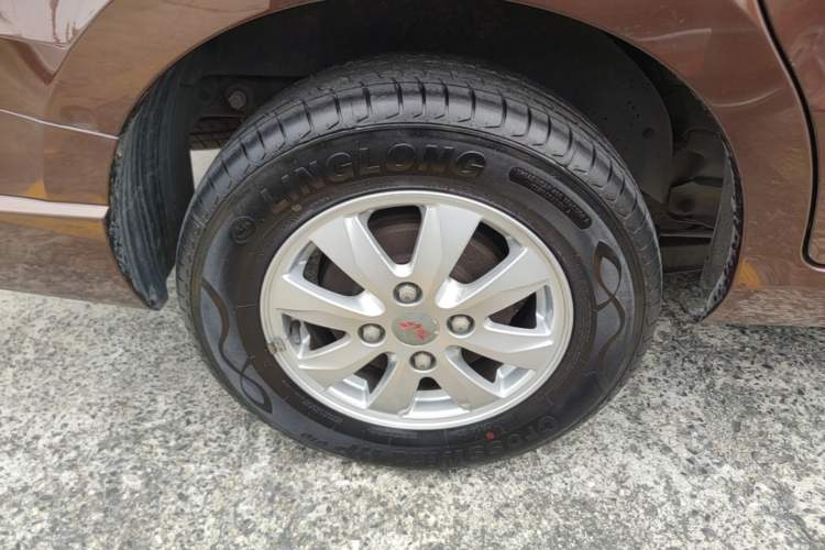 Used Wuling Hongguang 2014 1.5L S Standard Version Exterior 5