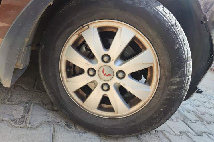 Used Wuling Hongguang 2014 1.5L S Standard Version Exterior 7