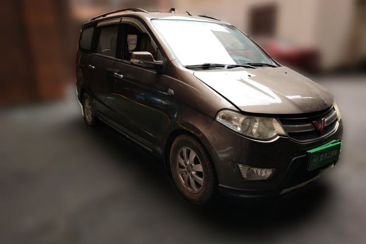 Used Wuling Hongguang 2014 1.5L Standard Version Front Right 45 Deg