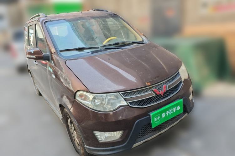 Used Wuling Hongguang 2014 1.5L S Luxury Model Front Right 45 Deg