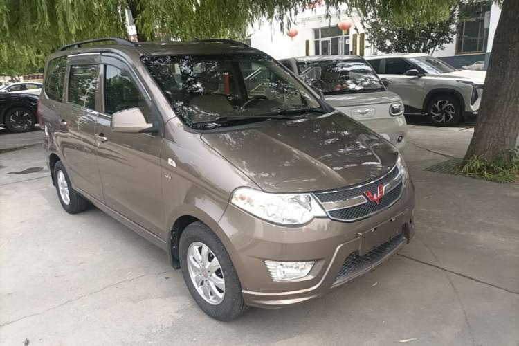 Used Wuling Hongguang 2014 1.5L S Standard Version Front Right 45 Deg