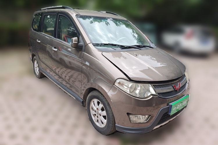 Used Wuling Hongguang 2014 1.5L S Luxury Model Front Right 45 Deg