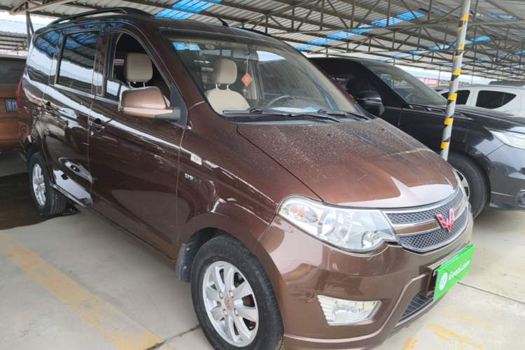 Used Wuling Hongguang 2014 1.5L S Standard Version Front Right 45 Deg