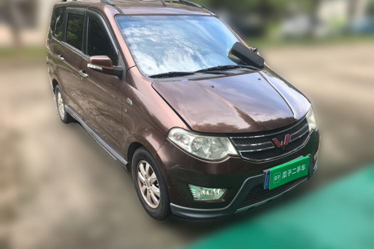 Used Wuling Hongguang 2014 1.5L S Automatic Comfort Edition Front Right 45 Deg