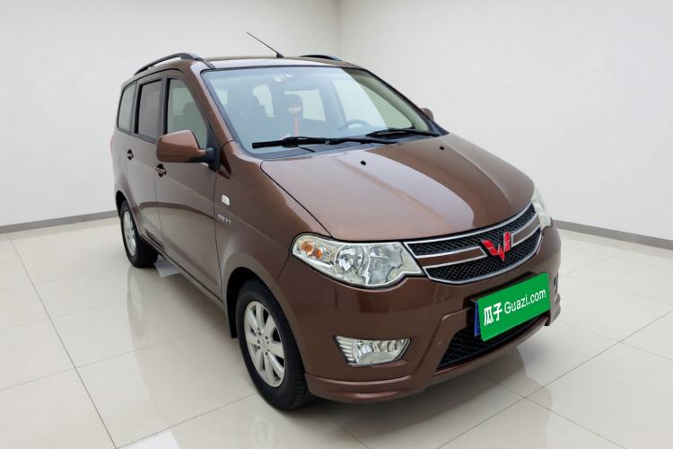 Used Wuling Hongguang 2014 1.5L S Standard Version Front Right 45 Deg