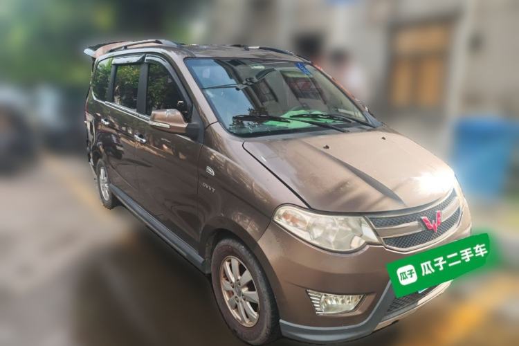 Used Wuling Hongguang 2014 1.5L S Luxury Model Front Right 45 Deg