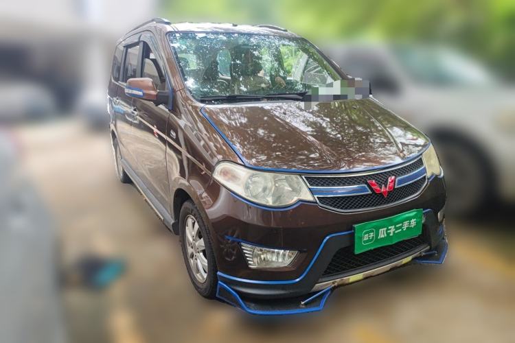 Used Wuling Hongguang 2014 1.5L S Automatic Luxury Model Front Right 45 Deg