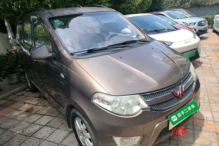 Used Wuling Hongguang 2014 1.5L S Standard Version Front Right 45 Deg