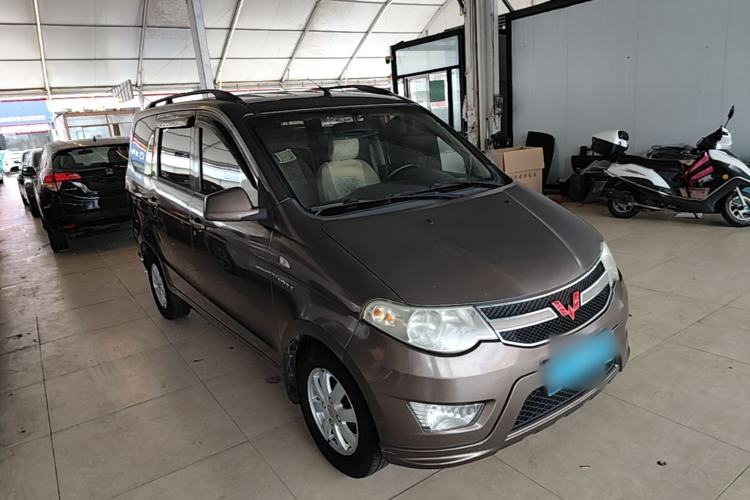 Used Wuling Hongguang 2014 1.5L S Standard Version Front Right 45 Deg