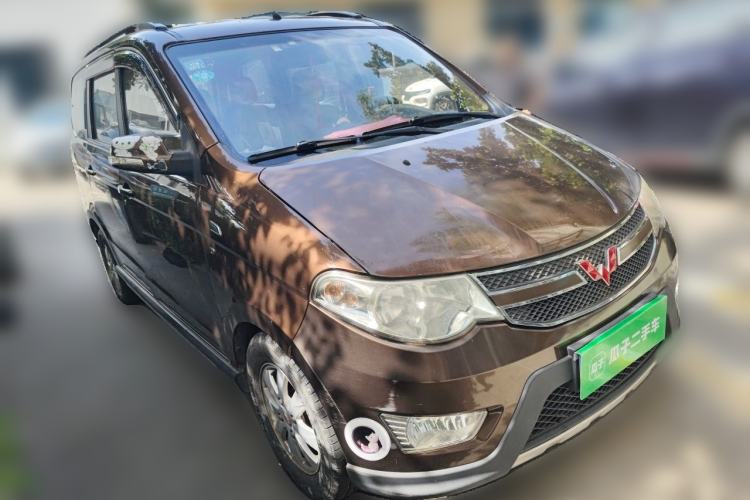 Used Wuling Hongguang 2014 1.5L S Comfort Model Front Right 45 Deg
