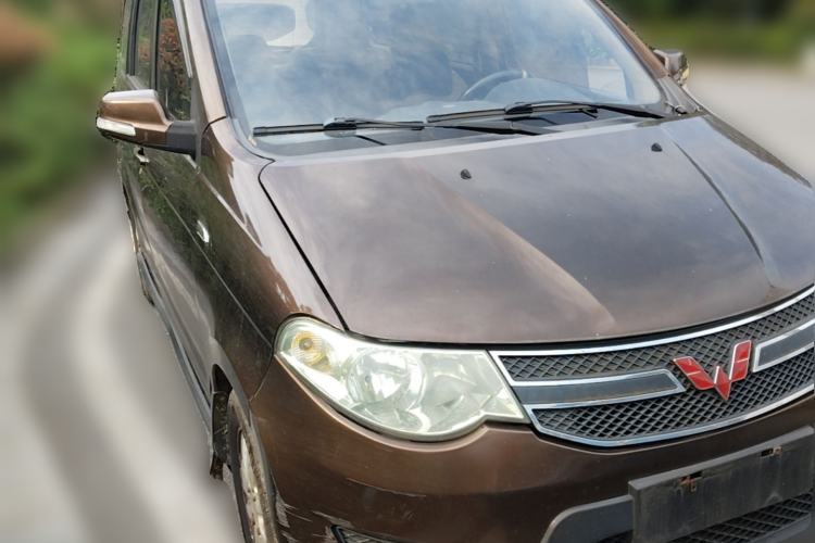 Used Wuling Hongguang 2014 1.5L S Comfort Model Front Right 45 Deg