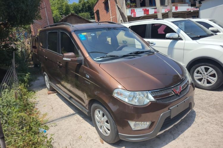 Used Wuling Hongguang 2014 1.5L S Comfort Model Front Right 45 Deg