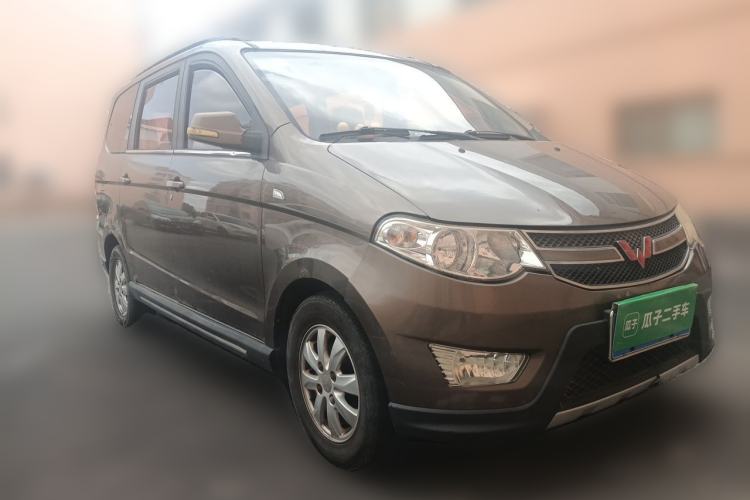 Used Wuling Hongguang 2014 1.5L S Comfort Model Front Right 45 Deg