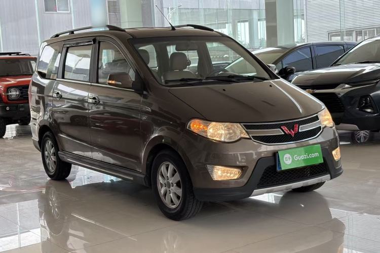 Used Wuling Hongguang 2014 1.5L S Luxury Model Front Right 45 Deg