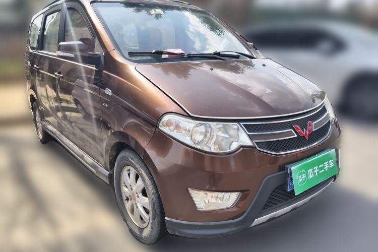 Used Wuling Hongguang 2014 1.5L S Comfort Model Front Right 45 Deg