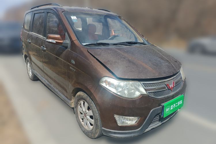 Used Wuling Hongguang 2014 1.5L S Comfort Model Front Right 45 Deg