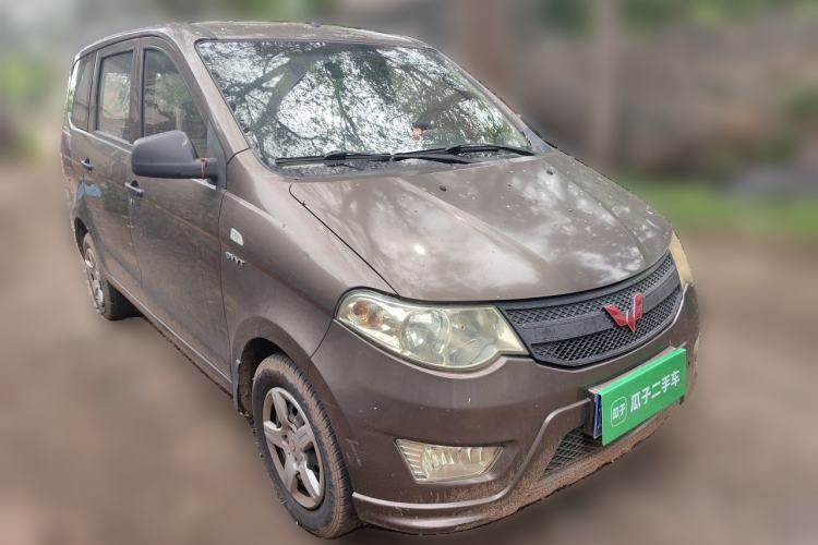 Used Wuling Hongguang 2014 1.5L Base Version Front Right 45 Deg
