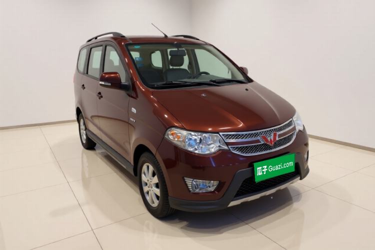 Used Wuling Hongguang 2014 1.5L S Comfort Model Front Right 45 Deg
