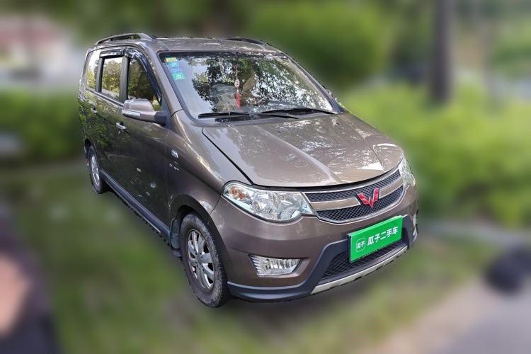 Used Wuling Hongguang 2014 1.5L S Comfort Model Front Right 45 Deg