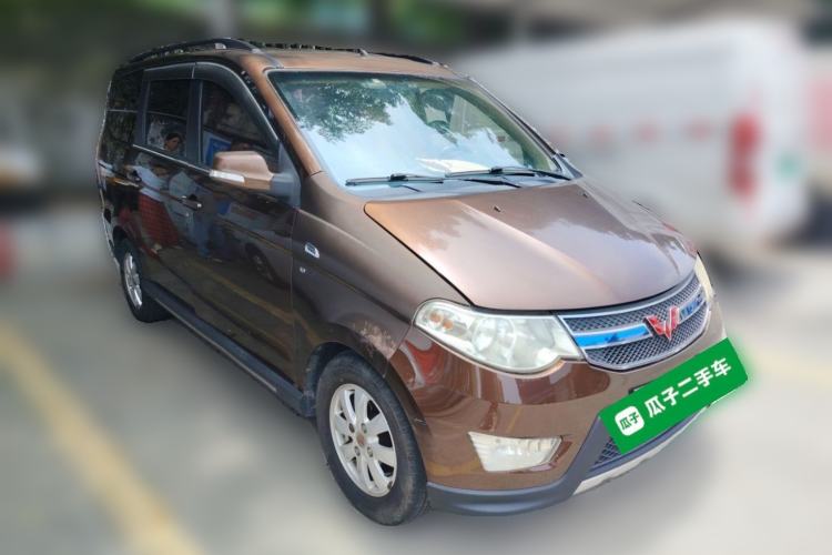 Used Wuling Hongguang 2014 1.5L S Comfort Model Front Right 45 Deg