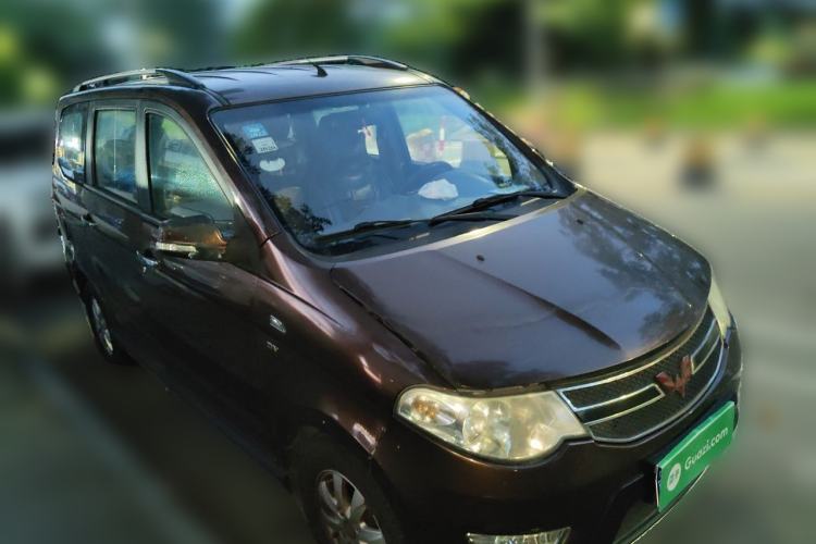 Used Wuling Hongguang 2014 1.5L S Luxury Model Front Right 45 Deg