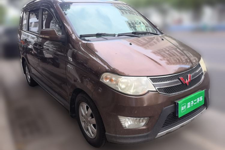 Used Wuling Hongguang 2014 1.5L S Comfort Model Front Right 45 Deg