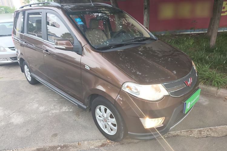 Used Wuling Hongguang 2014 1.5L S Comfort Model Front Right 45 Deg