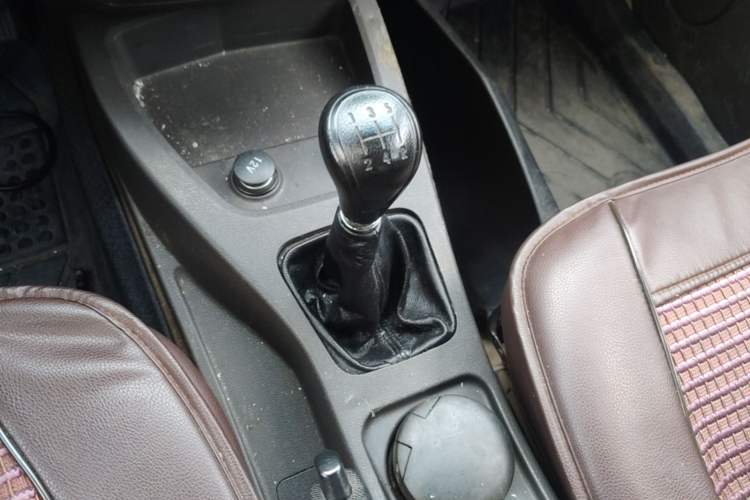 Used Wuling Hongguang 2014 1.5L S Standard Version Gear Lever