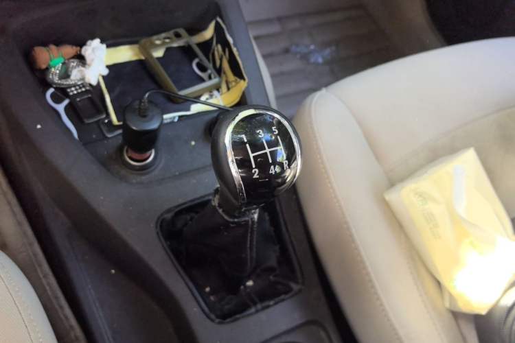 Used Wuling Hongguang 2014 1.5L S Standard Version Gear Lever