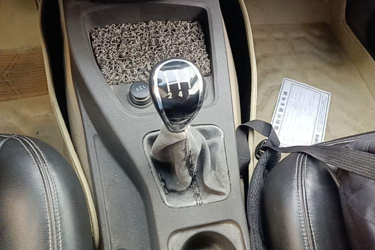 Used Wuling Hongguang 2014 1.5L S Standard Version Gear Lever