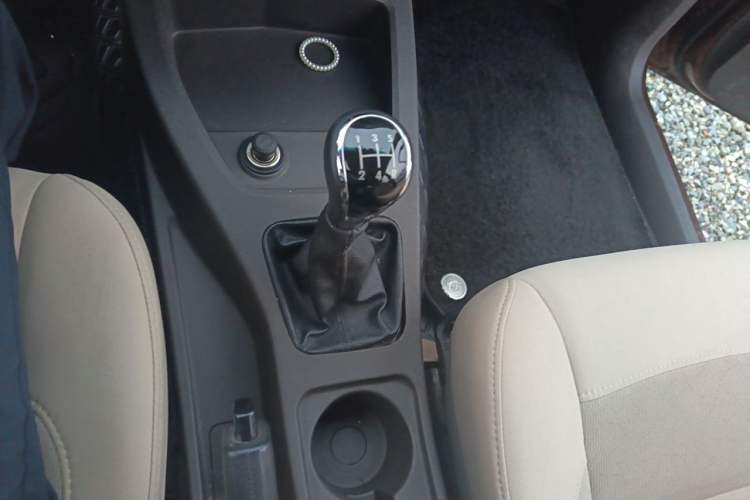 Used Wuling Hongguang 2014 1.5L S Standard Version Gear Lever