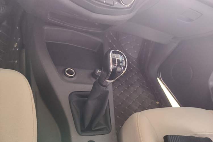 Used Wuling Hongguang 2014 1.5L S Standard Version Gear Lever