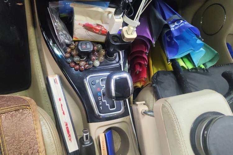 Used Wuling Hongguang 2014 1.5L S Automatic Luxury Model Gear Lever