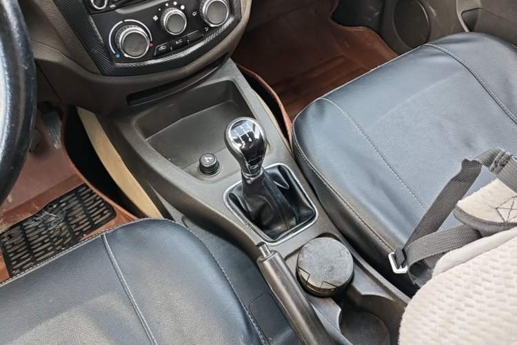 Used Wuling Hongguang 2014 1.2L S Standard Version China IV Standard Gear Lever