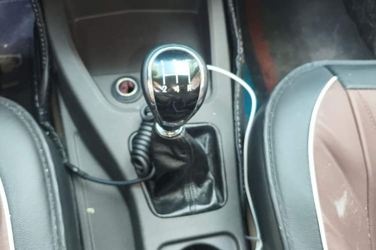Used Wuling Hongguang 2014 1.5L S Standard Version Gear Lever