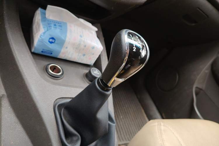 Used Wuling Hongguang 2014 1.5L S Standard Version Gear Lever