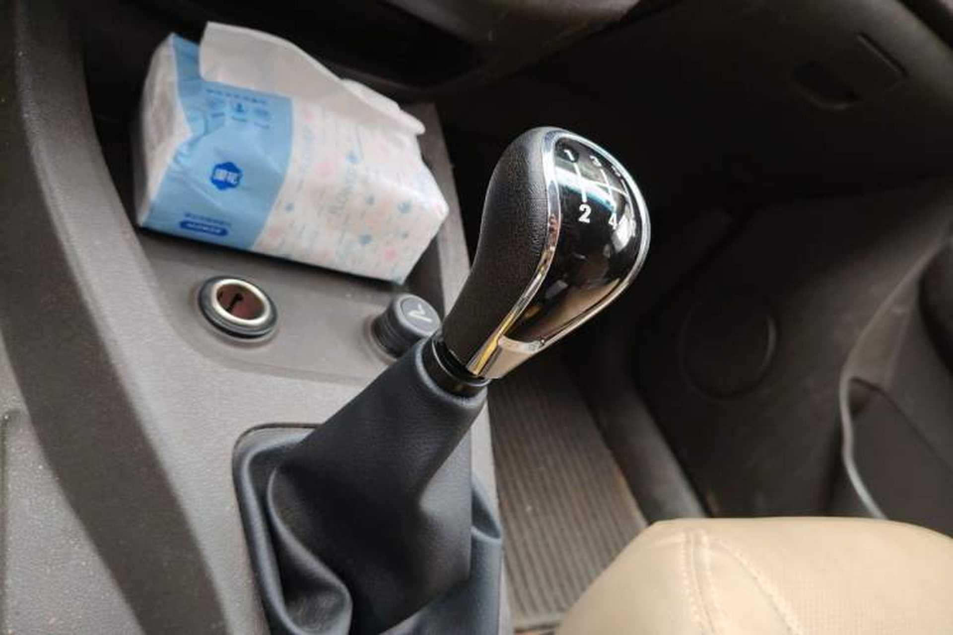 Used Wuling Hongguang 2014 1.5L S Standard Version Gear Lever