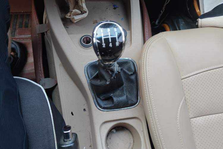 Used Wuling Hongguang 2014 1.2L S Comfort Model China IV Gear Lever