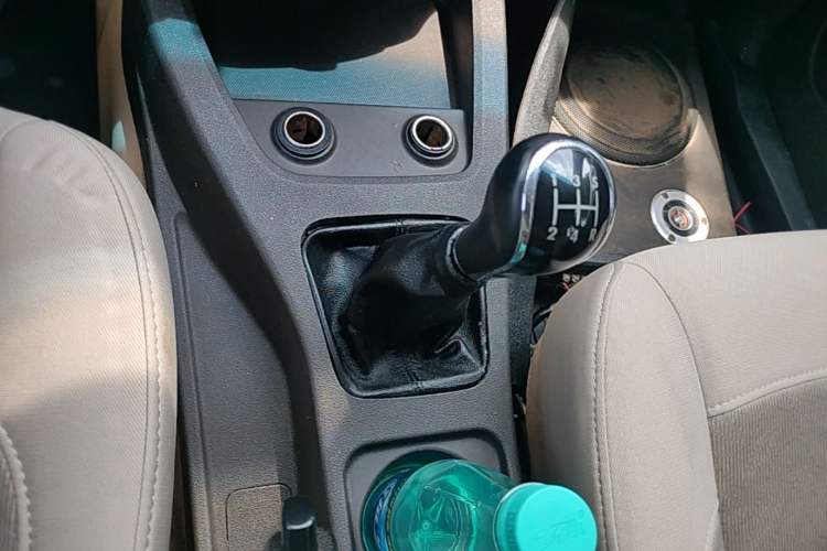 Used Wuling Hongguang 2014 1.5L S Standard Version Gear Lever