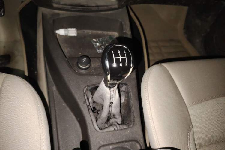 Used Wuling Hongguang 2014 1.2L S Standard Version China IV Standard Gear Lever