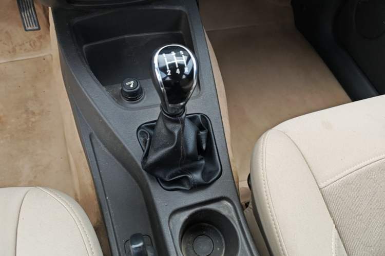 Used Wuling Hongguang 2014 1.5L S Standard Version Gear Lever