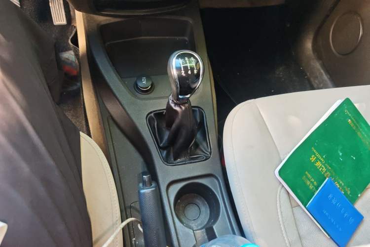 Used Wuling Hongguang 2014 1.2L S Standard Version China IV Standard Gear Lever