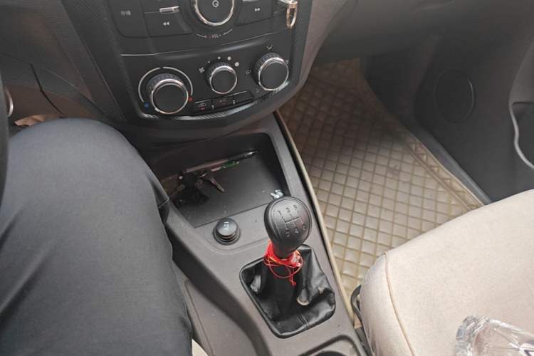 Used Wuling Hongguang 2014 1.5L S Standard Version Gear Lever