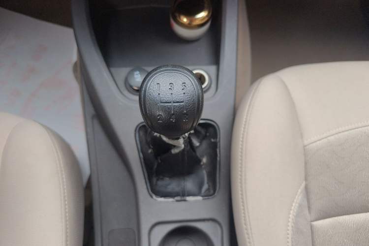 Used Wuling Hongguang 2014 1.5L S Standard Version Gear Lever