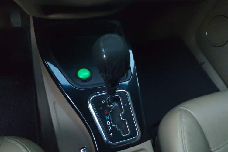 Used Wuling Hongguang 2014 1.5L S Automatic Luxury Model Gear Lever