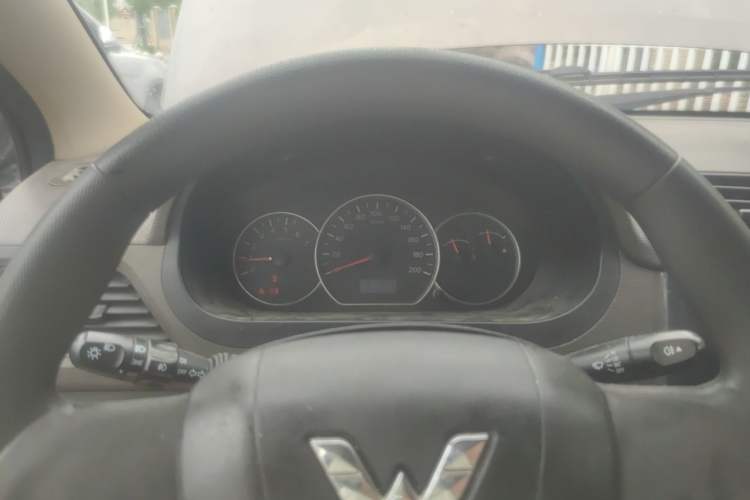 Used Wuling Hongguang 2014 1.5L S Standard Version Instrument Cluster