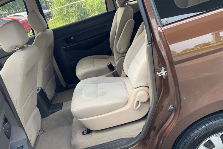 Used Wuling Hongguang 2014 1.5L S Standard Version Interior 1