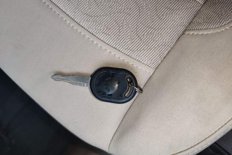 Used Wuling Hongguang 2014 1.5L S Standard Version Interior 1